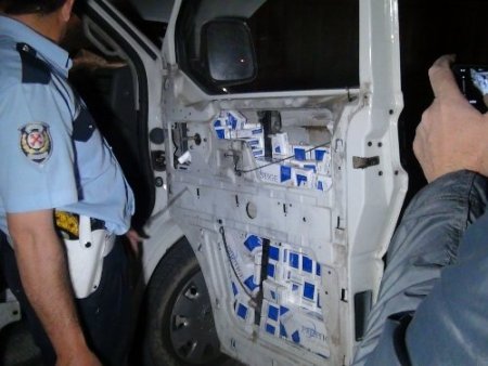 Minibüste sigara çıkmayan yer kalmadı