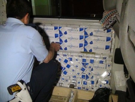 Minibüste sigara çıkmayan yer kalmadı