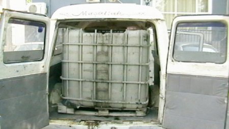 Minibüsten bin 800 litre kaçak motorin çıktı