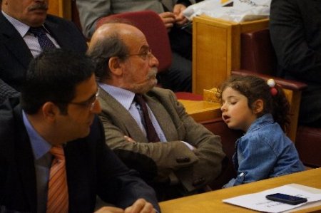 Minik Berfin, BDP Meclis Grubu'nda uyudu