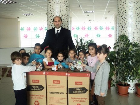 Minik elleriyle binlerce ağaca can verecekler