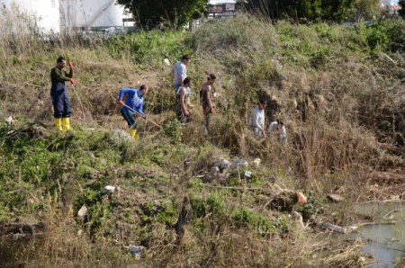 Minik Emine’yi arama çalışmalarına akrabaları da destek veriyor