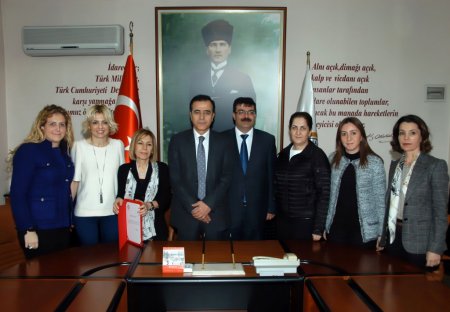 Minik Kalplerle El Ele Derneği’nden çocuk evlerine destek