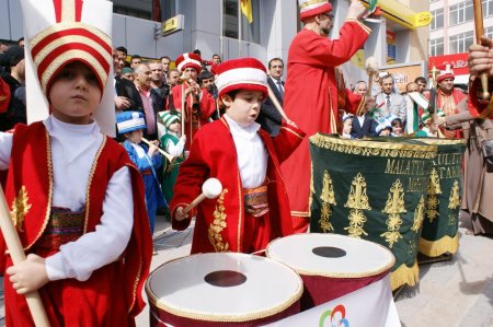 Minik mehteranların gösterisi beğeni topladı