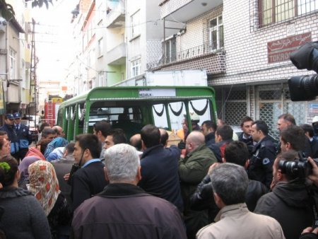 Minik Melisa Nur doğum gününde can verdi