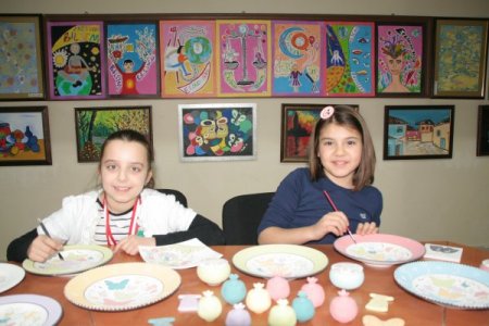 Minik öğrenciler, çini merakını sanata dönüştürüyor