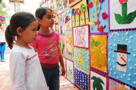 Minik Öğrenciler İlk Eserlerini Sergiledi