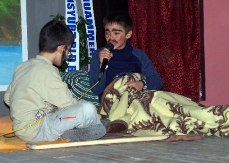 Minik Öğrenciler Karne Almadan Sevincini Yaşadı
