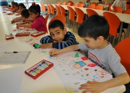 Minik öğrenciler resim yarışmasına katıldı