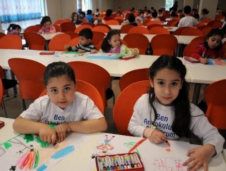 Minik öğrenciler resim yarışmasına katıldı