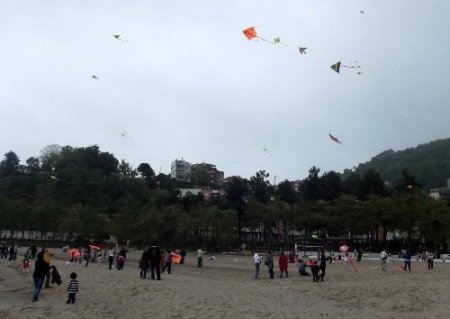 Minik öğrenciler uçurtma şenliğinde buluştular