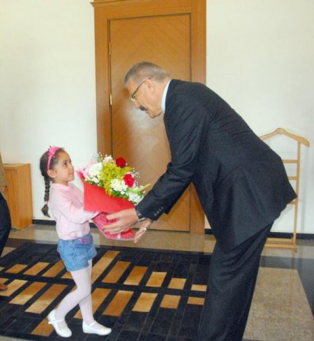 Minik Öğrenciler Vali Cerrah’ı Ziyaret Etti