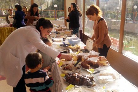 Minik öğrencilerden anlamlı kermes