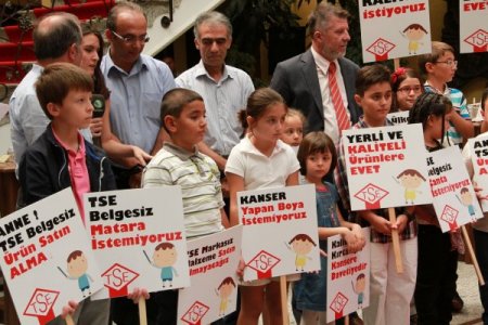 Minik öğrencilerden büyüklere: Bizi günaha sokmayın