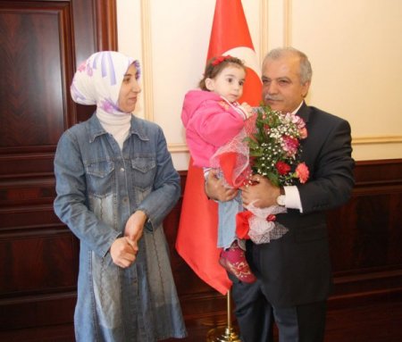 Minik Rabia'dan Vali Şentürk’e Teşekkür Ziyareti