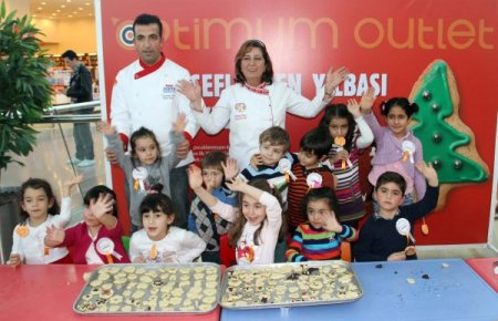 Minik şeflerden ‘yeni yıl’ kurabiyesi