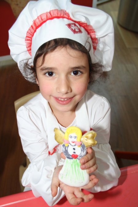 Minik şeflerden ‘yeni yıl’ kurabiyesi