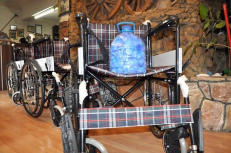 Minik Su Naz, 1 milyon mavi kapakla 3 engellinin yüzünü güldürdü