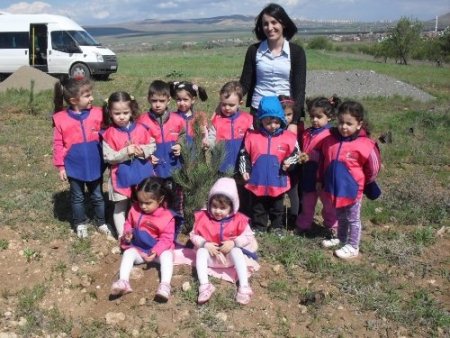 Minikler, hatıra ormanı oluşturdu