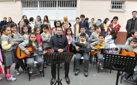 Minikler, kermes paraları ile Somali’de su kuyusu açtracak