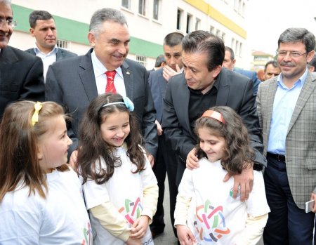 Minikler, kermes paraları ile Somali’de su kuyusu açtracak