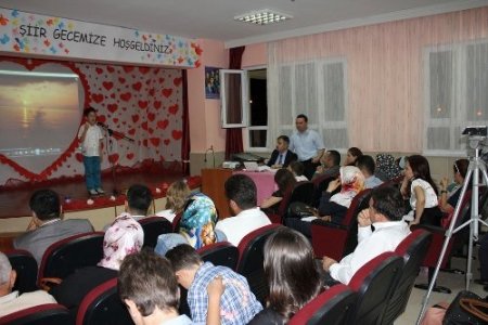 Minikler, şiir gecesinde buluştu