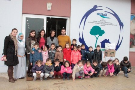 Minikler, yardımlaşmayı Birlik Bahçesi'nde öğrendi