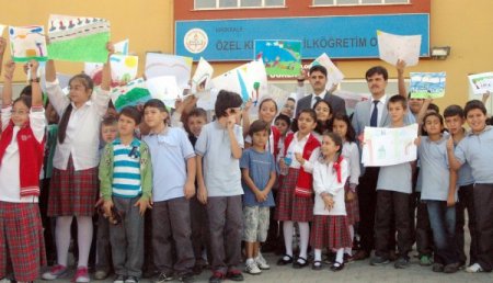 Minikler hayallerindeki doğayı çizdi