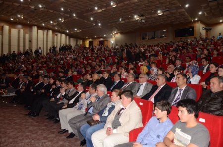 Minikler İstiklal Marşı’nı güzel okumak için yarıştı