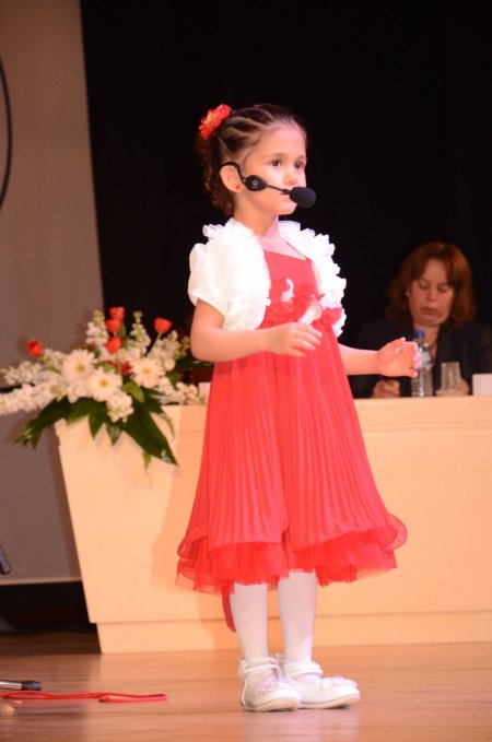 Minikler İstiklal Marşı’nı güzel okumak için yarıştı