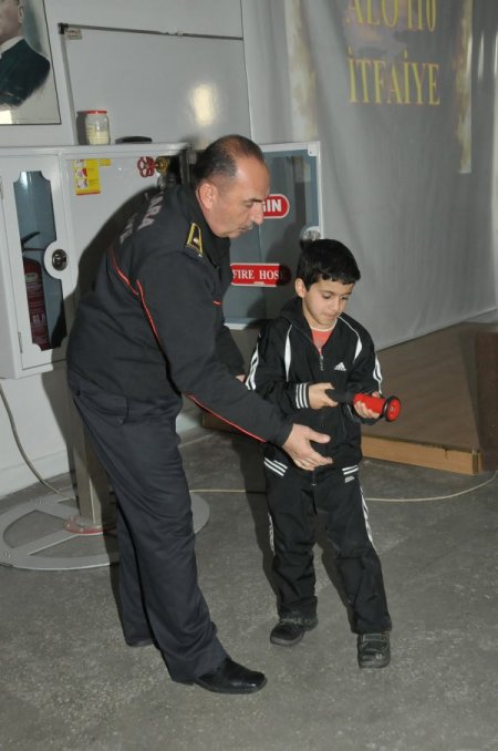 Minikler İtfaiyede Yangın Tatbikatına Katıldı
