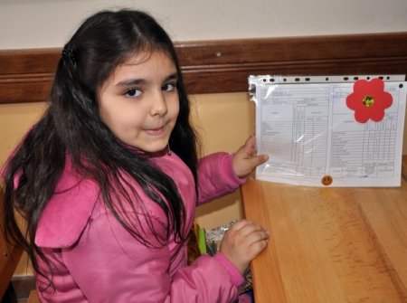 Minikler karnelerini Vali Hasan Duruer’in elinden aldı