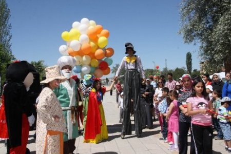 Minikler Okul Öncesi Eğitim Şenliği'nde eğlendi