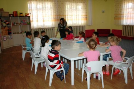 Minikler okullarına alışıyor