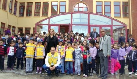 Miniklere acil yardım eğitimi