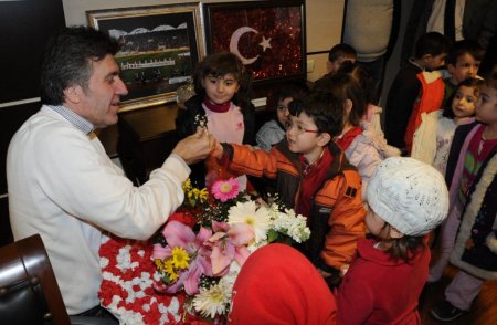 Miniklerin ziyaret ettiği Samsunspor'da futbolcular moral depoladı