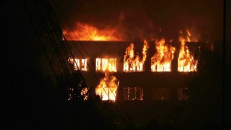 Mısır'da Göstericiler Sokağa Çıkma Yasağını Dinelemedi