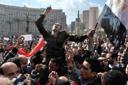 Mısır'da Mübarek'in Kabineyi Yenilemesi Yetmedi, Muhalefet Bir Milyon Kişilik Gösteri Planlıyor