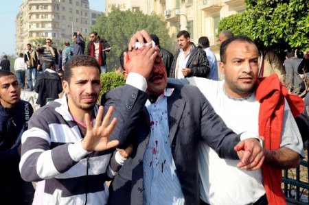Mısır'da Muhalifler Ve Mübarek Yanlıları Birbirine Girdi