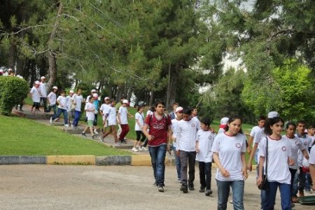 MKÜ, Reyhanlılı öğrencilerin acılarını unutturmaya çalışıyor