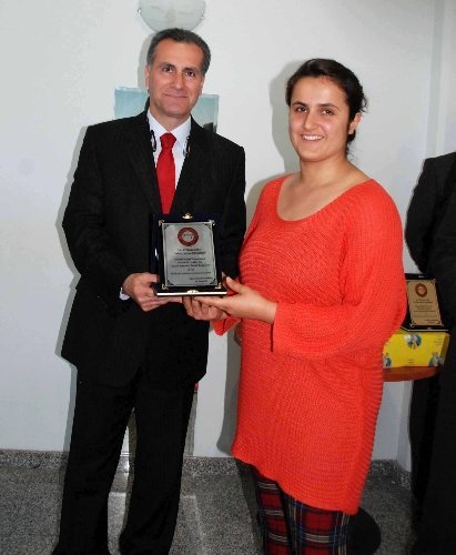 MKÜ öğrencileri yemek yarışmasında parmak ısırttı