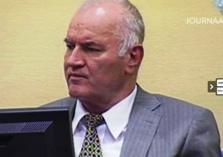 Mladiç Kulaklığı Atarak Mahkemeyi Boykot Etti