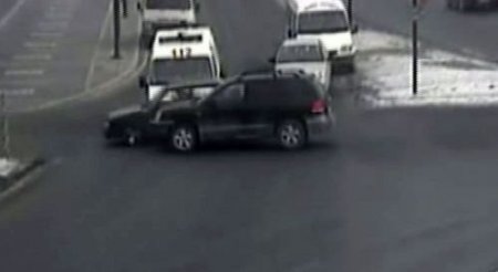 Mobeselere İlginç Kaza Görüntüleri Yansıyor