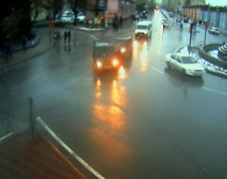 Mobeselere İlginç Kaza Görüntüleri Yansıyor
