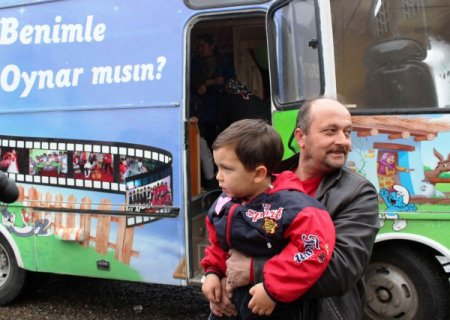 Mobil anaokulu ile köylü çocuklar daha mutlu