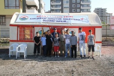 Mobil hizmet çadırı, mahalleliye çözüm üretiyor