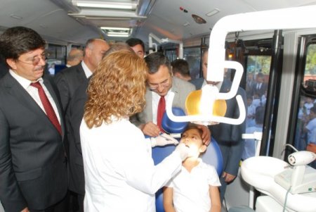 Mobil sağlık aracıyla köylerdeki 15 bin öğrencinin diş taraması yapılacak