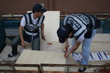 Mobilya arası kaçak sigara sevkiyatı