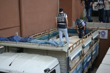 Mobilya arası kaçak sigara sevkiyatı