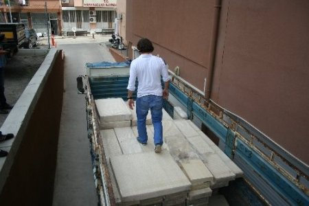 Mobilya arası kaçak sigara sevkiyatı